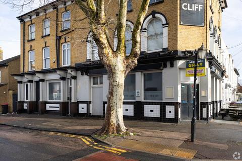 Pub to rent, 48 Hamlet Rd Southend-On-Sea SS1 1HH