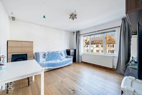 2 bedroom flat for sale, Browning Avenue, London, W7