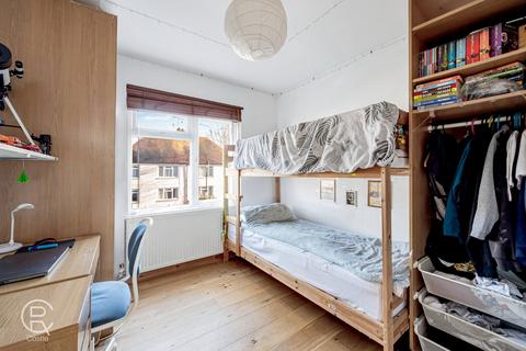 2 bedroom flat for sale, Browning Avenue, London, W7