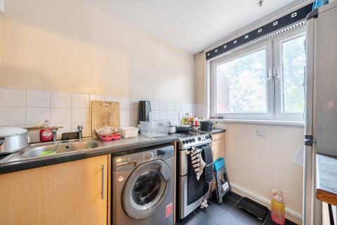 Hevelius Close, Greenwich, London, SE10