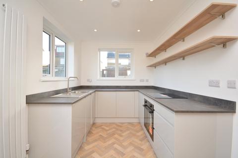 3 bedroom semi-detached house for sale, Maynard Avenue, Margate