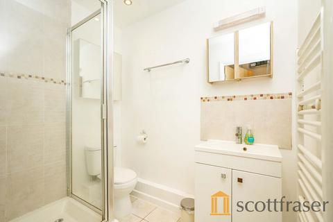 2 bedroom flat to rent, Beaumont Court, The Avenue, OX1