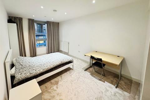 1 bedroom in a house share to rent, Starboard Way, London, E16
