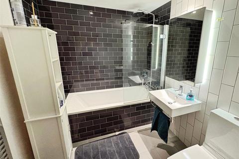 1 bedroom in a house share to rent, Starboard Way, London, E16