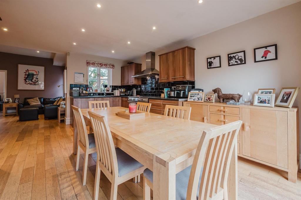 Live In Dining Kitchen