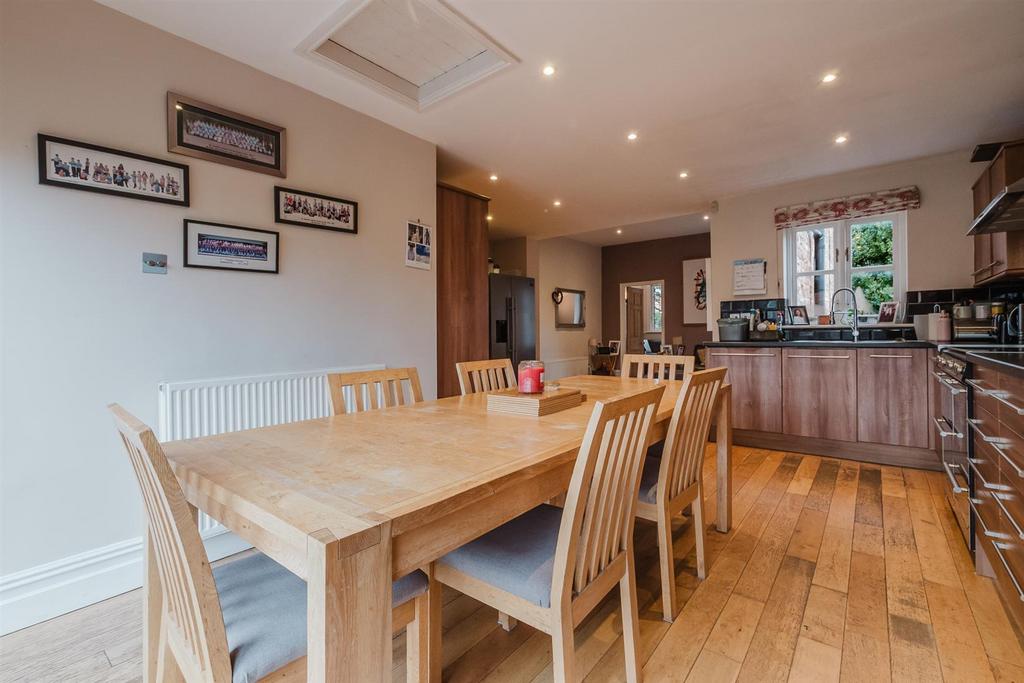 Live In Dining Kitchen