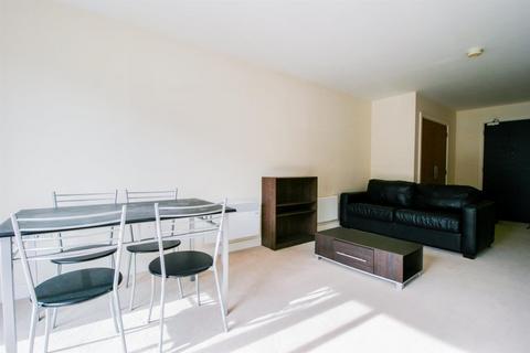 Studio to rent, Sinope, 26 Ryland Street