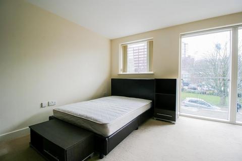 Studio to rent, Sinope, 26 Ryland Street