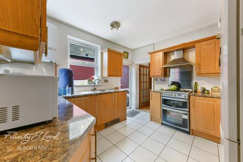 4 bedroom terraced house for sale, Vernham Road, Plumstead