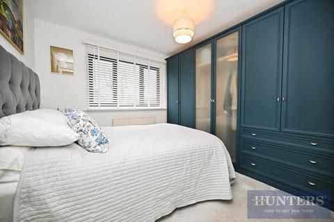 2 bedroom flat for sale, Shaw Royd Court, Yeadon, Leeds