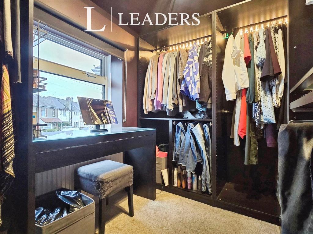 Bed3 / Dressing Room