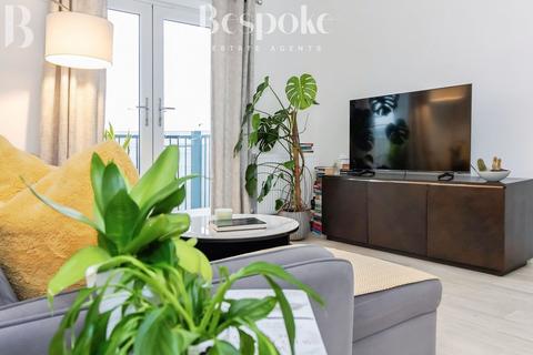 1 bedroom flat for sale, Bolton Drive, Reading RG2