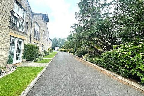 2 bedroom flat for sale, Redfield Croft, Leigh