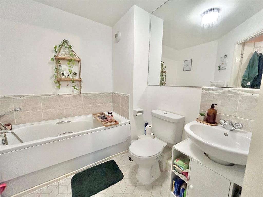 Bathroom.jpg