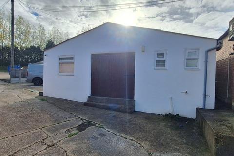 Warehouse to rent, Bognor Rd Warnham RH12 3SH