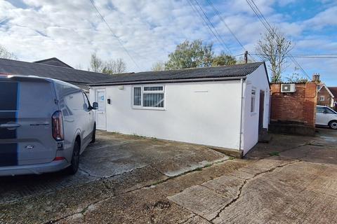 Warehouse to rent, Bognor Rd Warnham RH12 3SH