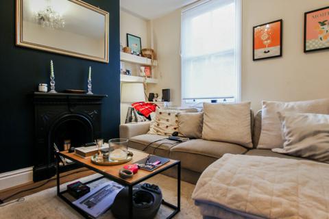 2 bedroom terraced house to rent, Bull Street, Birmingham B17