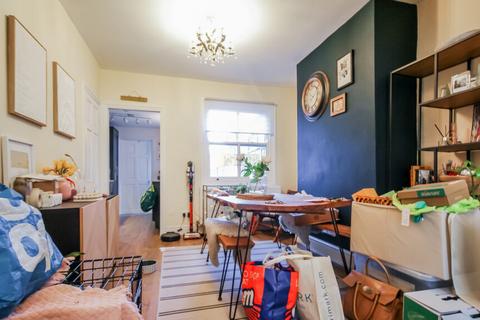 2 bedroom terraced house to rent, Bull Street, Birmingham B17
