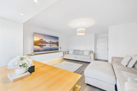 4 bedroom terraced house for sale, Acorn Path, Aylesbury HP22