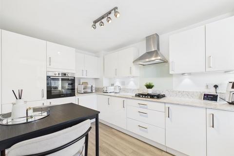 4 bedroom terraced house for sale, Acorn Path, Aylesbury HP22