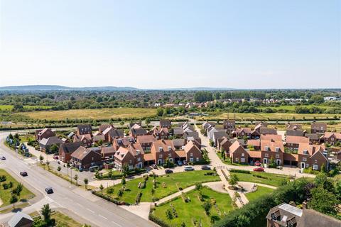 4 bedroom terraced house for sale, Acorn Path, Aylesbury HP22