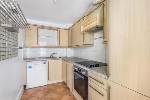 2 bedroom apartment to rent, Rainbow Quay, Surrey Quays SE16