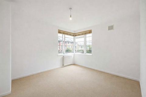 3 bedroom flat to rent, Manor Vale, Brentford TW8