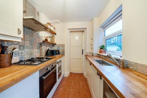 3 bedroom terraced house for sale, St. James Avenue, Farnham, Surrey, GU9