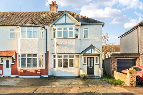 3 bedroom end of terrace house for sale, Cobham Avenue, New Malden, KT3