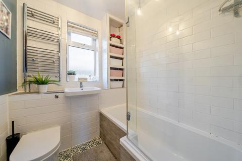 3 bedroom end of terrace house for sale, Cobham Avenue, New Malden, KT3
