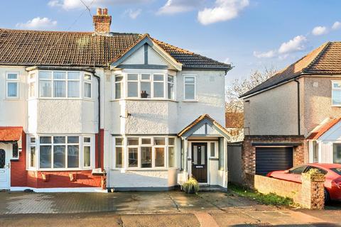 3 bedroom end of terrace house for sale, Cobham Avenue, New Malden, Surrey, KT3