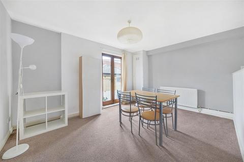 2 bedroom flat for sale, Sunlight Square, London