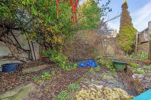 3 bedroom end of terrace house for sale, Thornbury Road, SW2