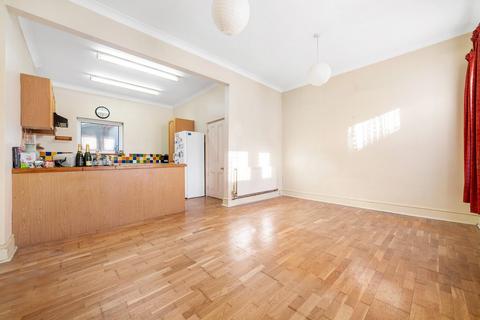 3 bedroom end of terrace house for sale, Thornbury Road, SW2