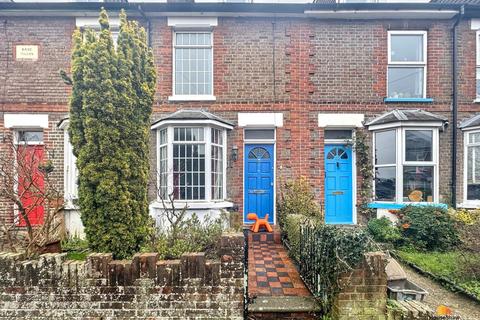 2 bedroom terraced house to rent, Gladstone Road, Chesham, HP5