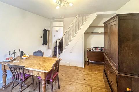 2 bedroom terraced house to rent, Gladstone Road, Chesham, HP5