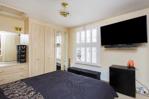 3 bedroom house to rent, Newby Street, London, SW8