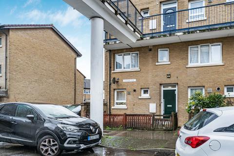 2 bedroom flat for sale, Archer Square, London, SE14