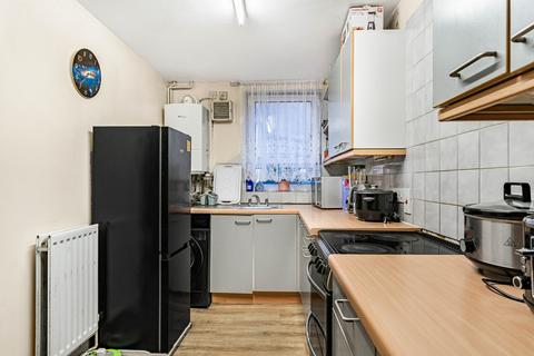 2 bedroom flat for sale, Archer Square, London, SE14