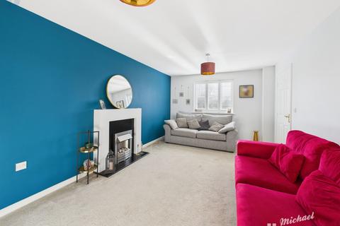 5 bedroom detached house for sale, Wykeham Path, AYLESBURY