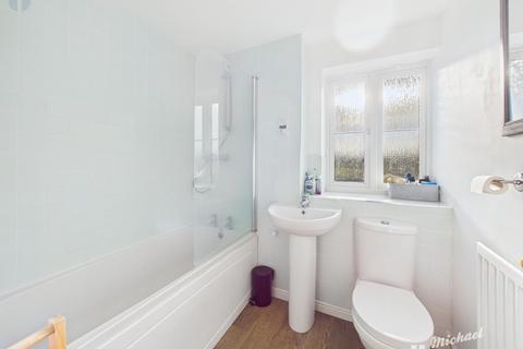 5 bedroom detached house for sale, Wykeham Path, AYLESBURY