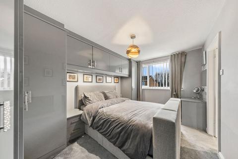 4 bedroom detached house for sale, Falconers Green, Westbrook, WA5