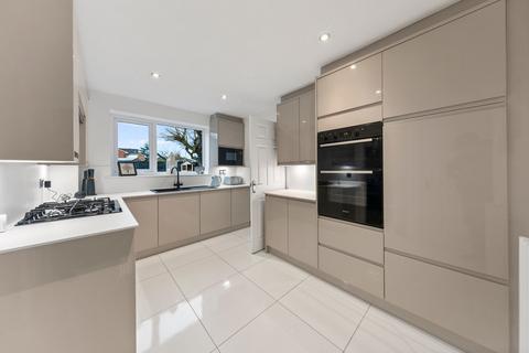 4 bedroom detached house for sale, Falconers Green, Westbrook, WA5
