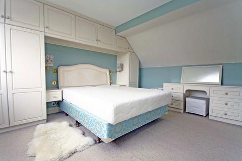 4 bedroom house to rent, Glebe Side, Twickenham TW1