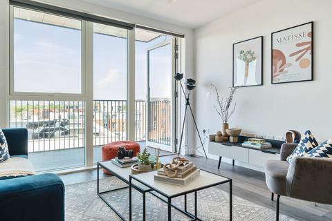 2 bedroom apartment to rent, 2 Woodlands Avenue, Acton W3