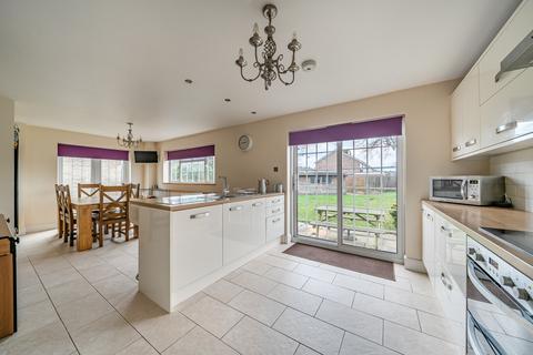 4 bedroom detached house for sale, Merlin Way, Covingham, Swindon, SN3