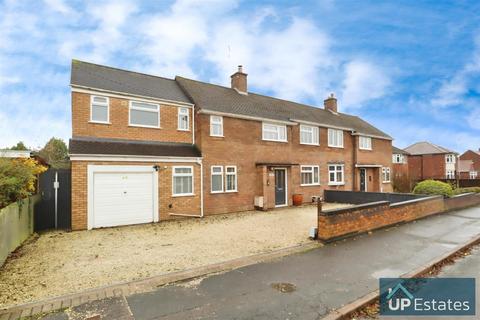 4 bedroom semi-detached house for sale, Elizabeth Road, Hinckley