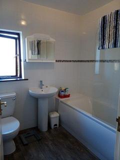 2 bedroom house to rent, Governors Hill, East IM2