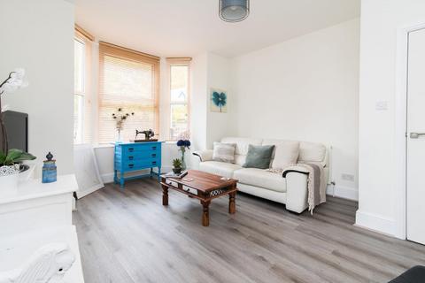 1 bedroom in a house share to rent, Church Drive, Carrington, Nottingham, NG5 2AS