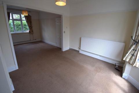 4 bedroom semi-detached house to rent, Fairfield Avenue, Whitby, Ellesmere Port
